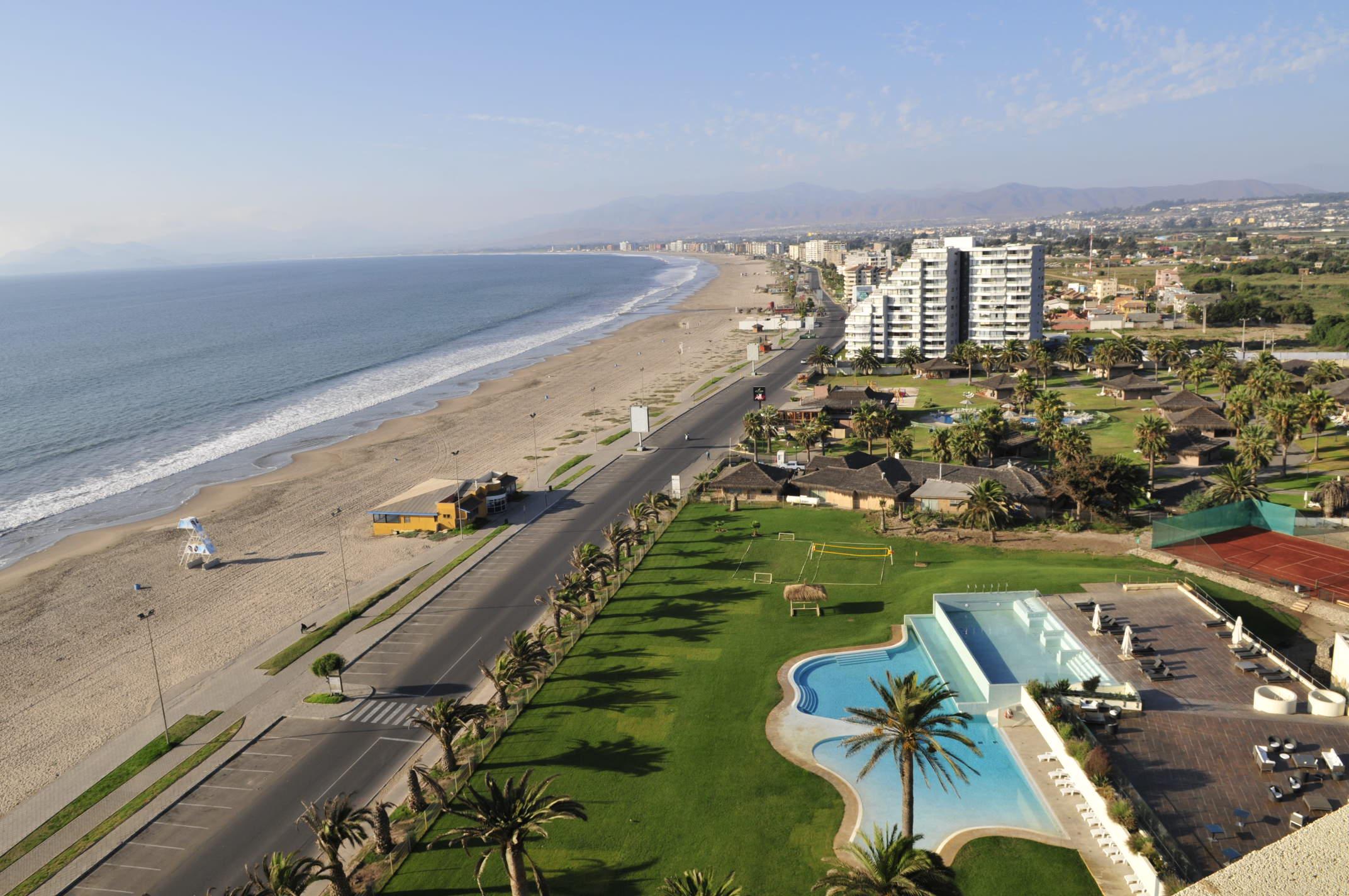 فندق Enjoy كوكيمبو المظهر الخارجي الصورة Aerial view of the beach