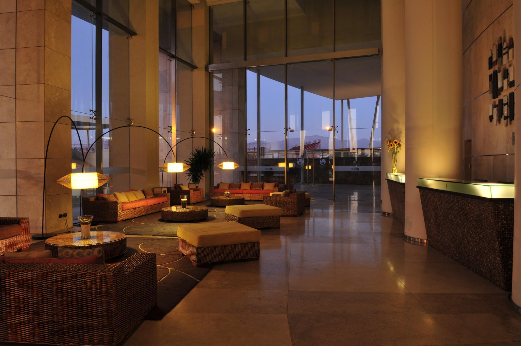 فندق Enjoy كوكيمبو المظهر الخارجي الصورة The lobby of the hotel