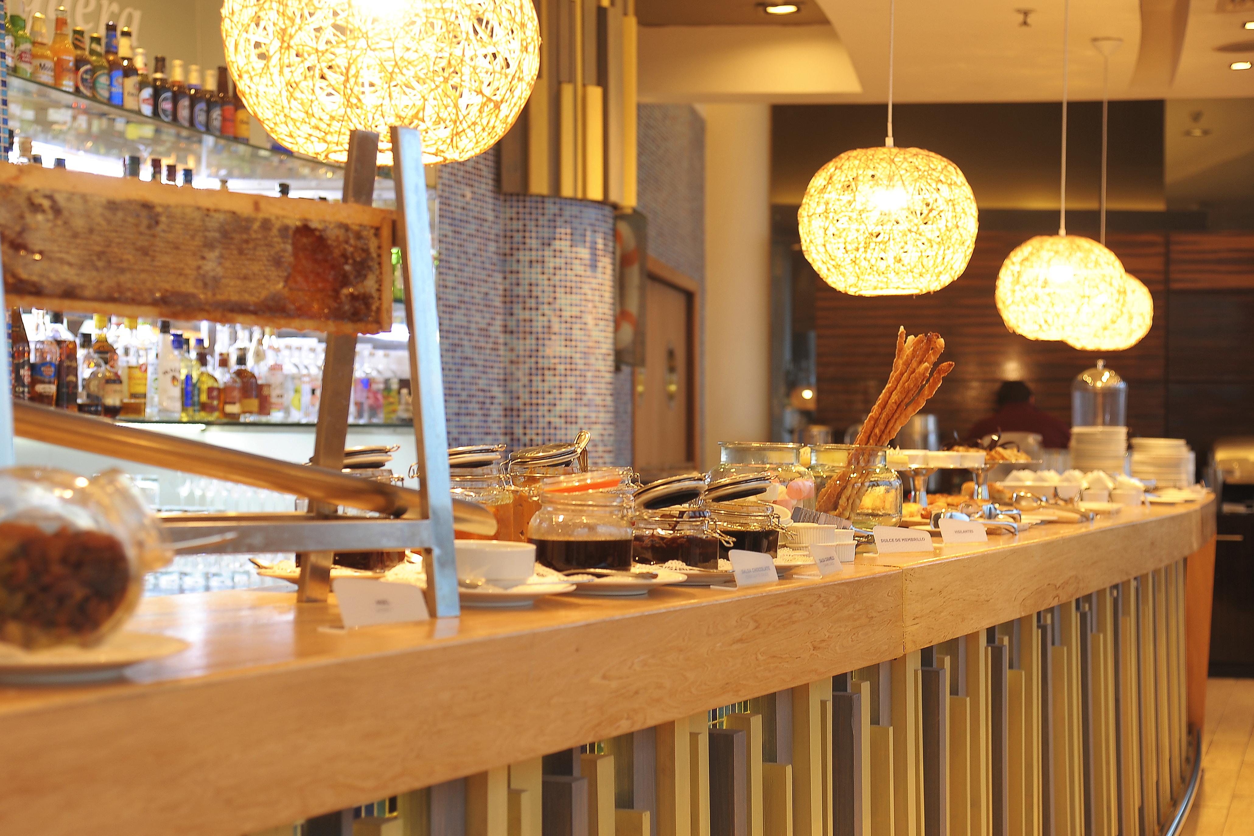 فندق Enjoy كوكيمبو المظهر الخارجي الصورة The bar at the restaurant