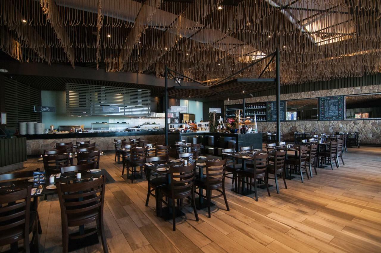 فندق Enjoy كوكيمبو المظهر الخارجي الصورة Interior of the restaurant
