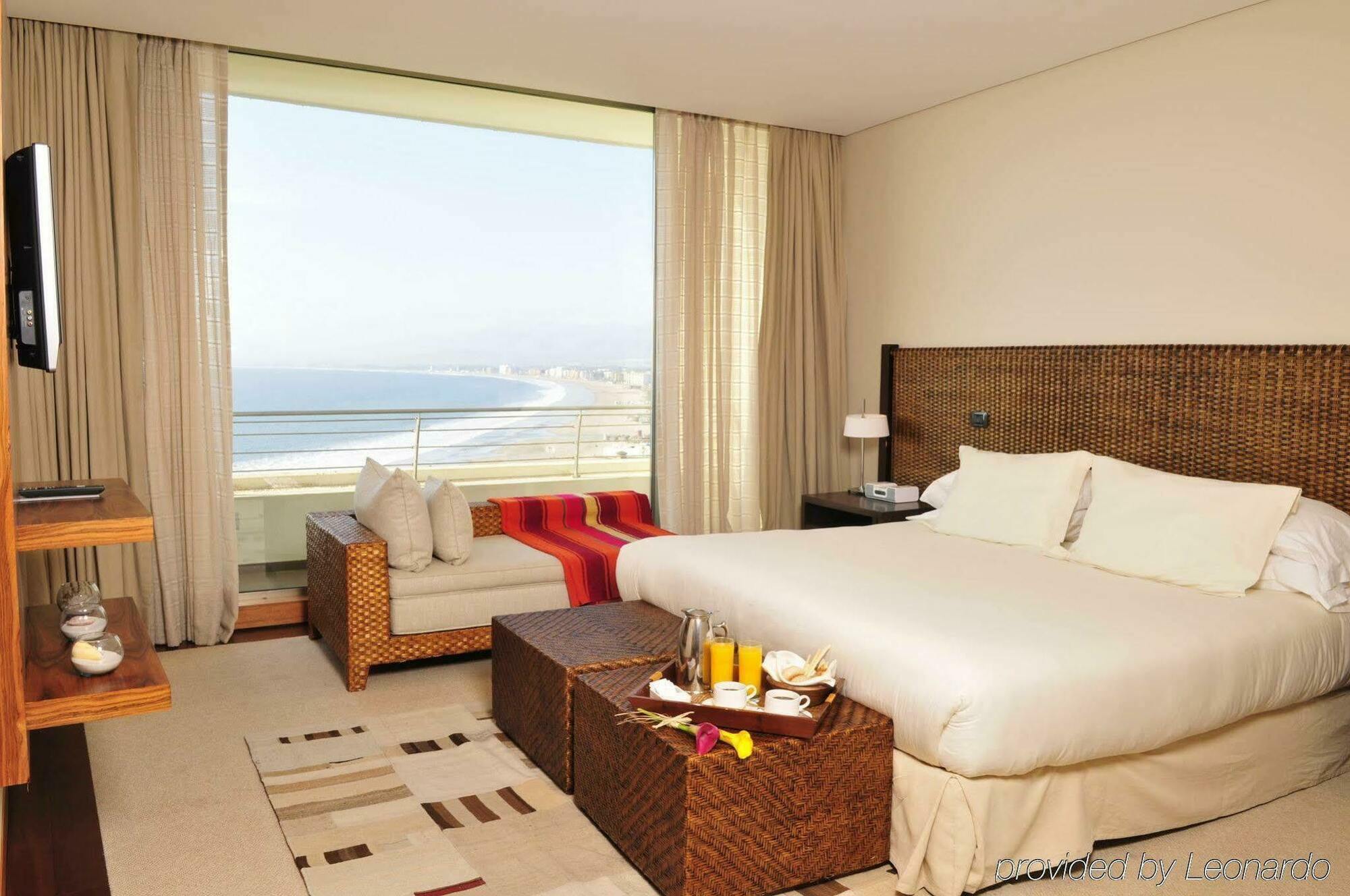 فندق Enjoy كوكيمبو المظهر الخارجي الصورة A room at the Sheraton Lima Hotel